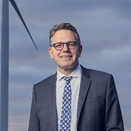 Cas König in GeeftRuimte Magazine - CEO van Groningen Seaports
